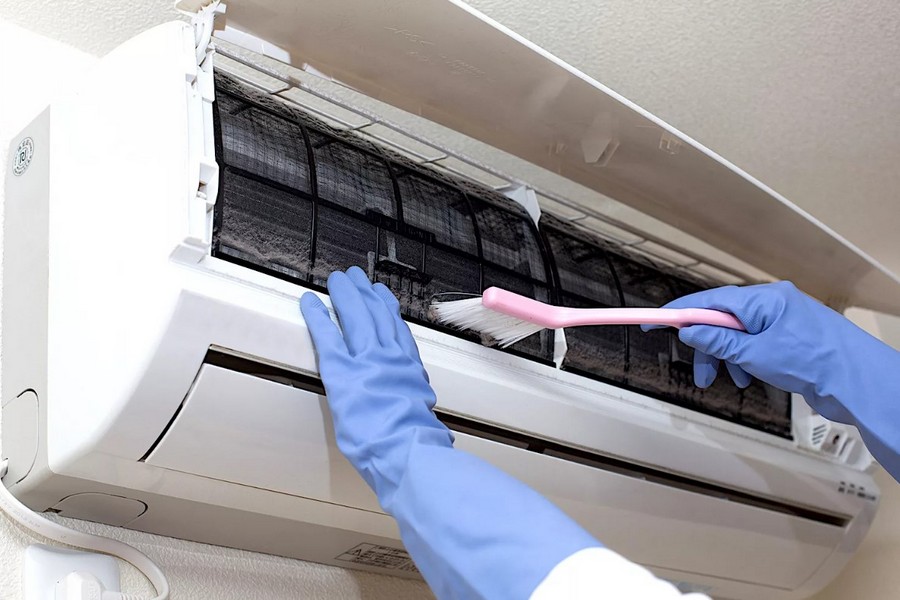 Should You Hire a Professional AC Cleaning Company?