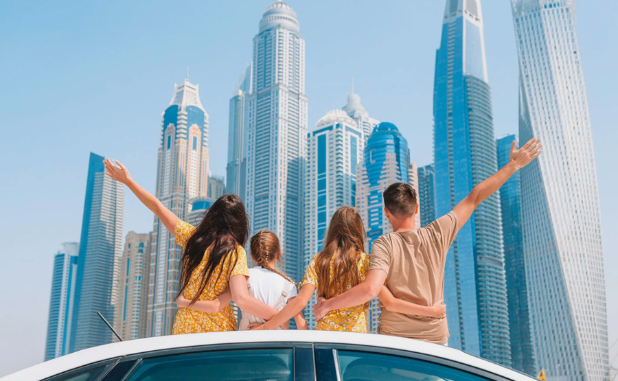 Family Travel in Dubai: Choosing the Right Rental Car for Your Needs